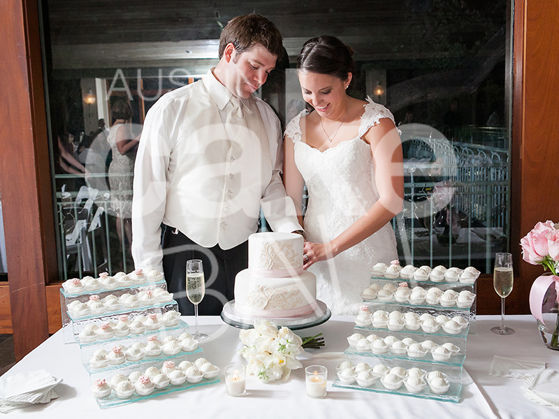 Wedding cake for bride